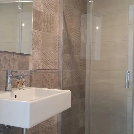 게스트하우스 Lyria 4*